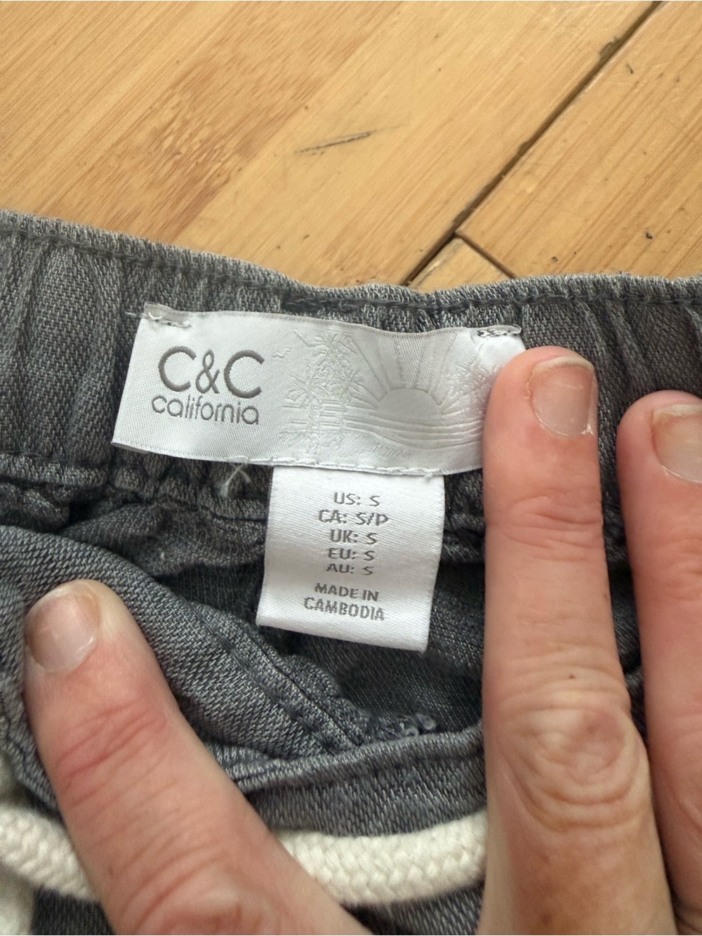 C&C California Grey Linen Lyocell Rope Drawstring Cuffed Shorts Small - Picture 3 of 4